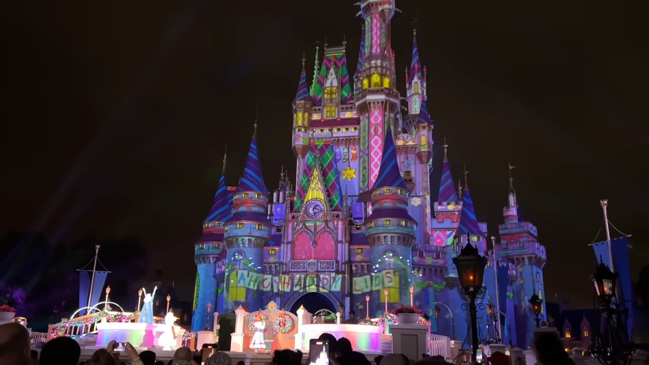 Castelo da Disney durante a Copa do Mundo (Foto: Reprodução/ YouTube)