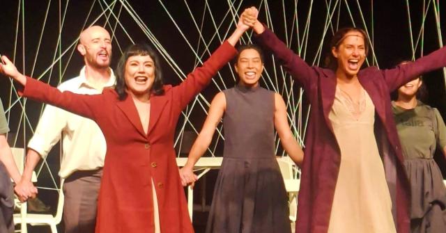 Espetáculo “Lia Lia”, estrelado por Camila Pitanga e Bete Coelho, emociona público em SJC e abre espaço para artistas da cidade