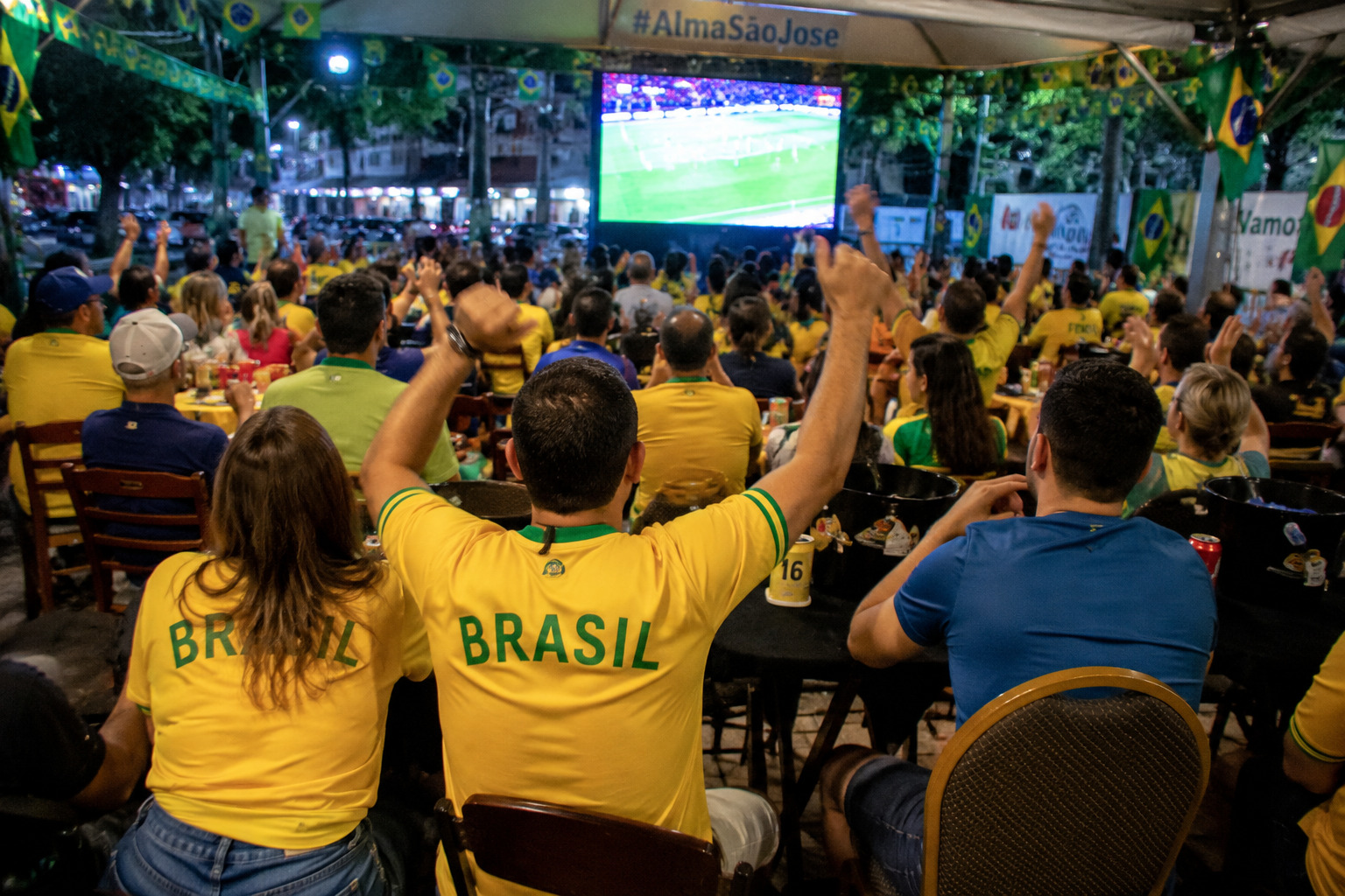 OsPaparazzi reúne guia com bares e restaurantes que oferecem atrações para você assistir aos jogos da Copa em São José dos Campos
