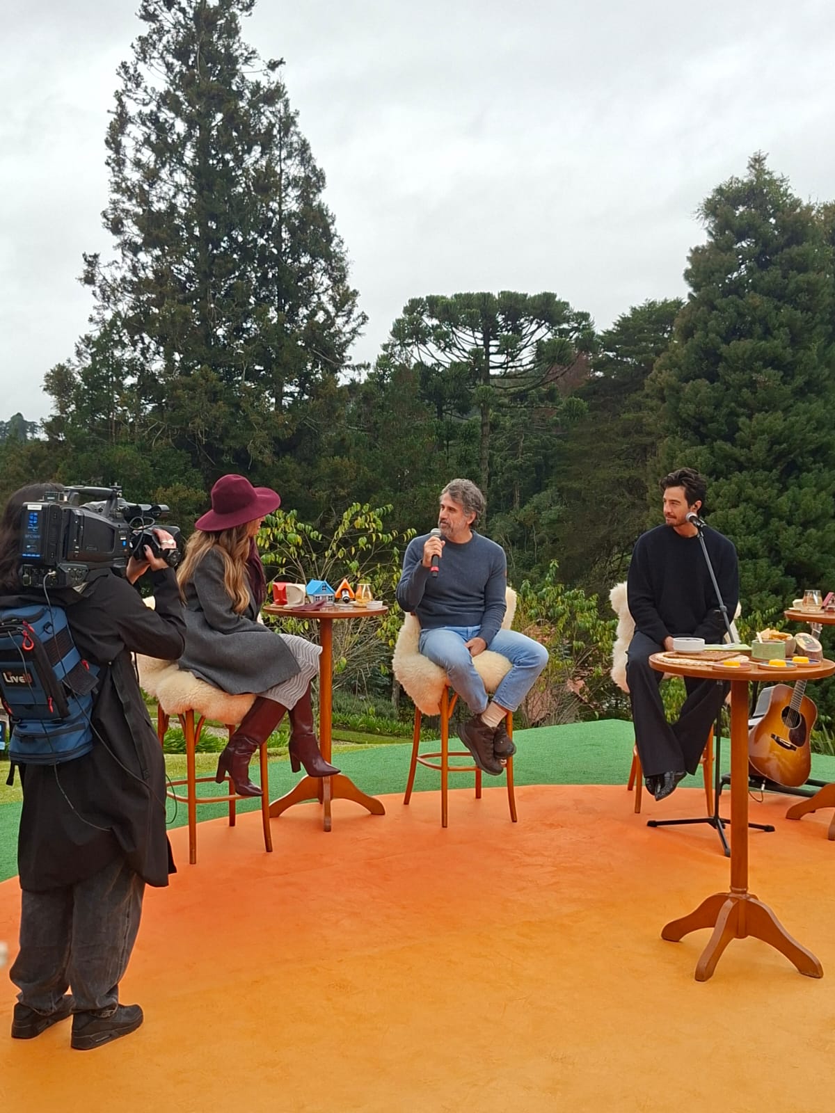 Patricia Poeta grava Encontro em Campos do Jordão com Eriberto Leão e Tiago Iorc