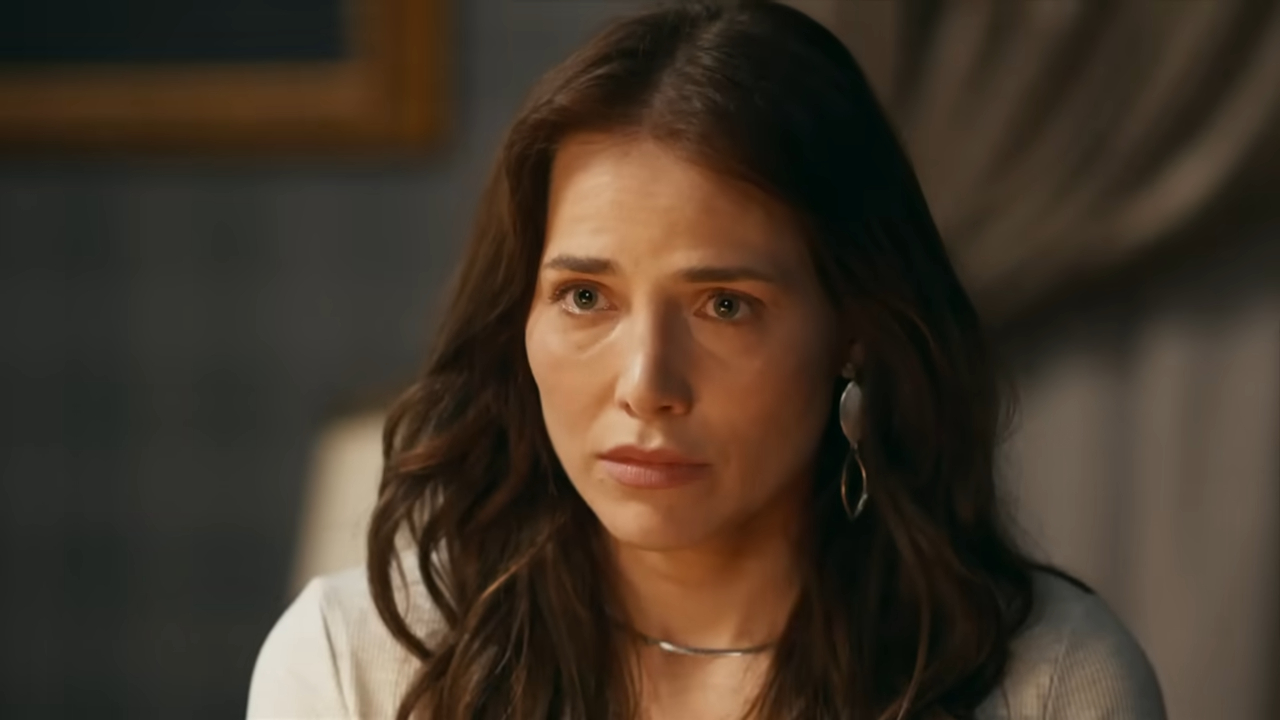 Adriana Letícia Colin na novela Quem Ama Cuida (Foto: Reprodução/ Globoplay)