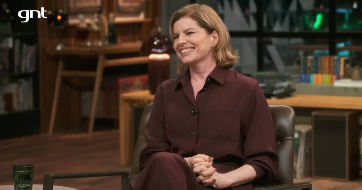Atriz Débora Bloch em entrevista
