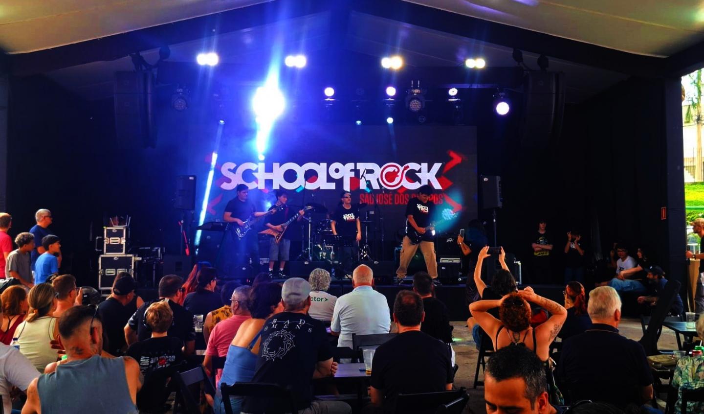 Show da School of Rock no CenterVale em SJC
