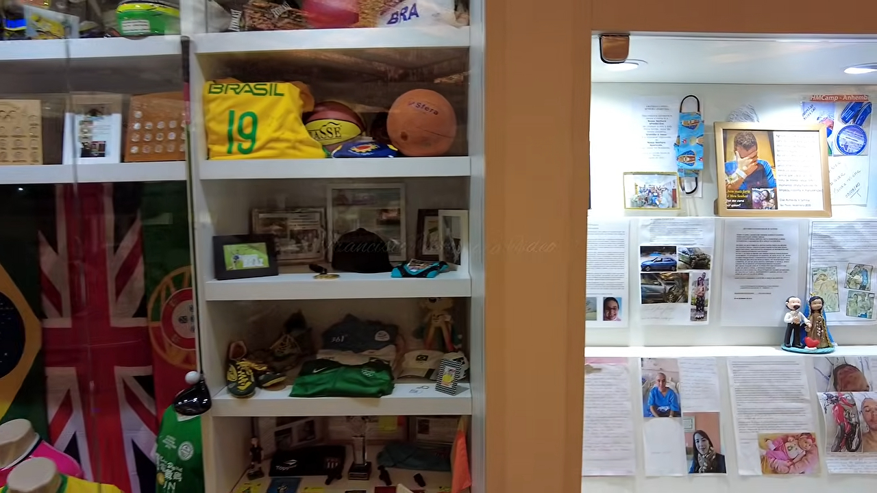 Sala das Promessas no Santuário de Aparecida reúne objetos de celebridades
